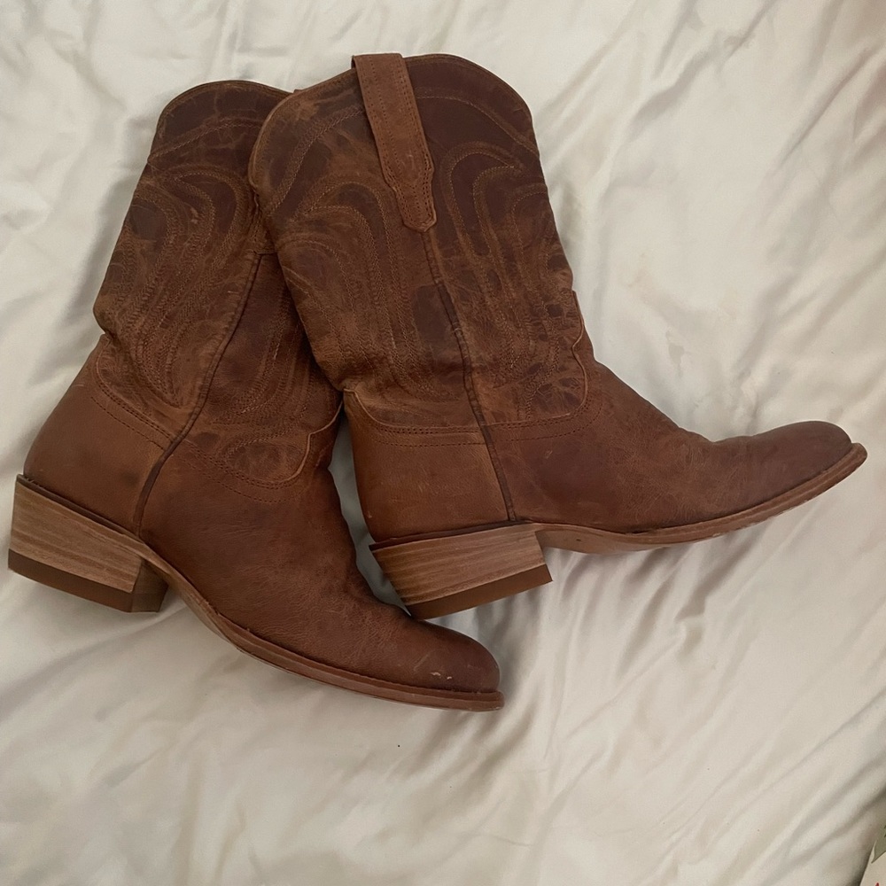 Tecovas - the Jamie size: 8.5 I only wore them 3 times.